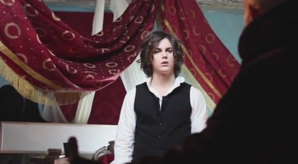 Le Rouge et Le Noir : Making-of du clip "La Gloire à Mes Genoux"