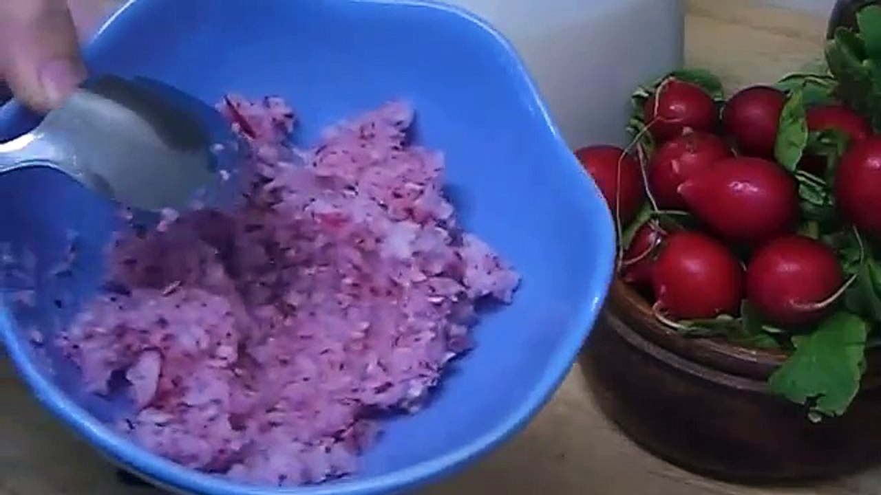 How to Make Natural Face Mask for Dry Skin with Radish Milk and Egg Yolk