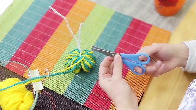 Как сделать с детьми игрушки сделайте для ребенка из пряжи монтстриков