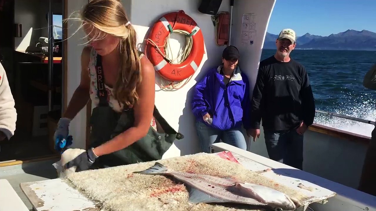 как быстро почистить рыбу