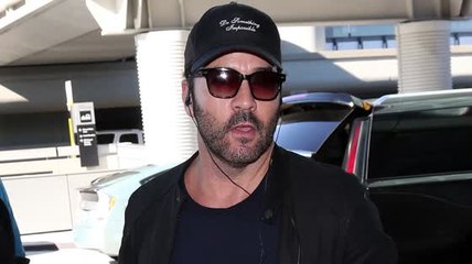 Télécharger la video: No One Cares 'Bad Guy' Jeremy Piven Still Suffers From Mercury Poisoning Side Effects