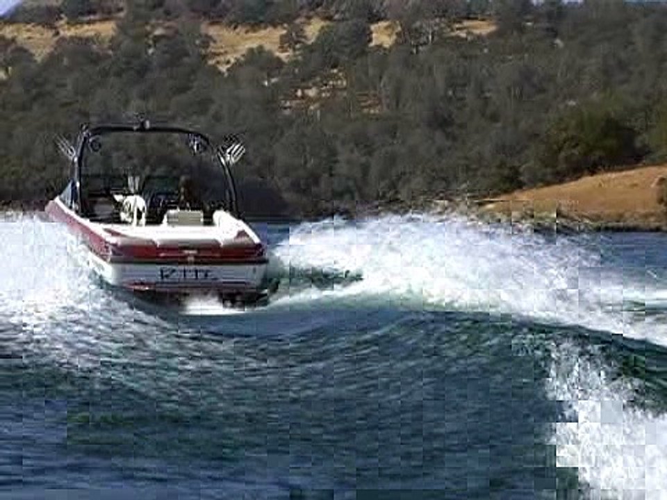Malibu 21 vRide Wakes