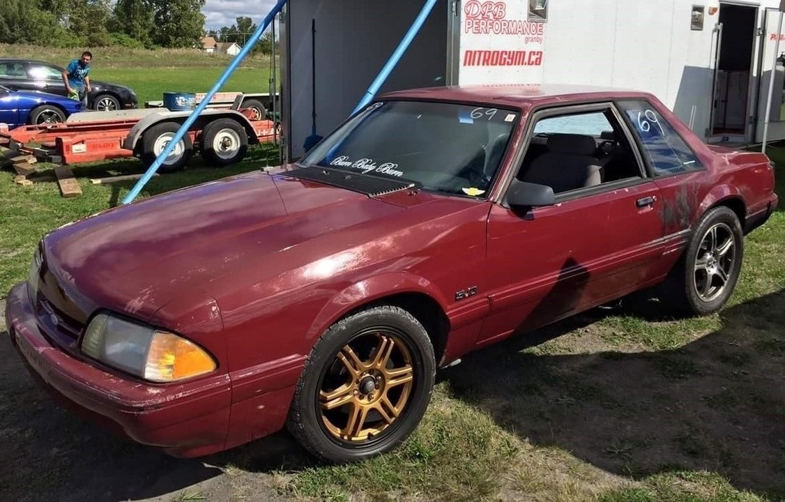 Ford Mustang 5L Natasha VS Volkswagen GTI MK5 Turbo Stage 2 AdrenalineQC Drag Racing