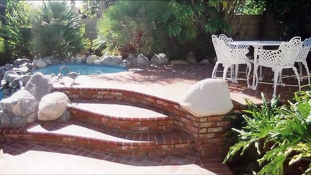 Ступени в саду