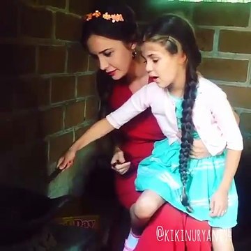 Si Cantik Pemeran (Elif Şimşek) Isabella Damla Güvenilir Belajar Menggoreng Kopi l Beauty Starring (Elif Şimşek) Isabella Damla Güvenilir Learning Frying Coffee