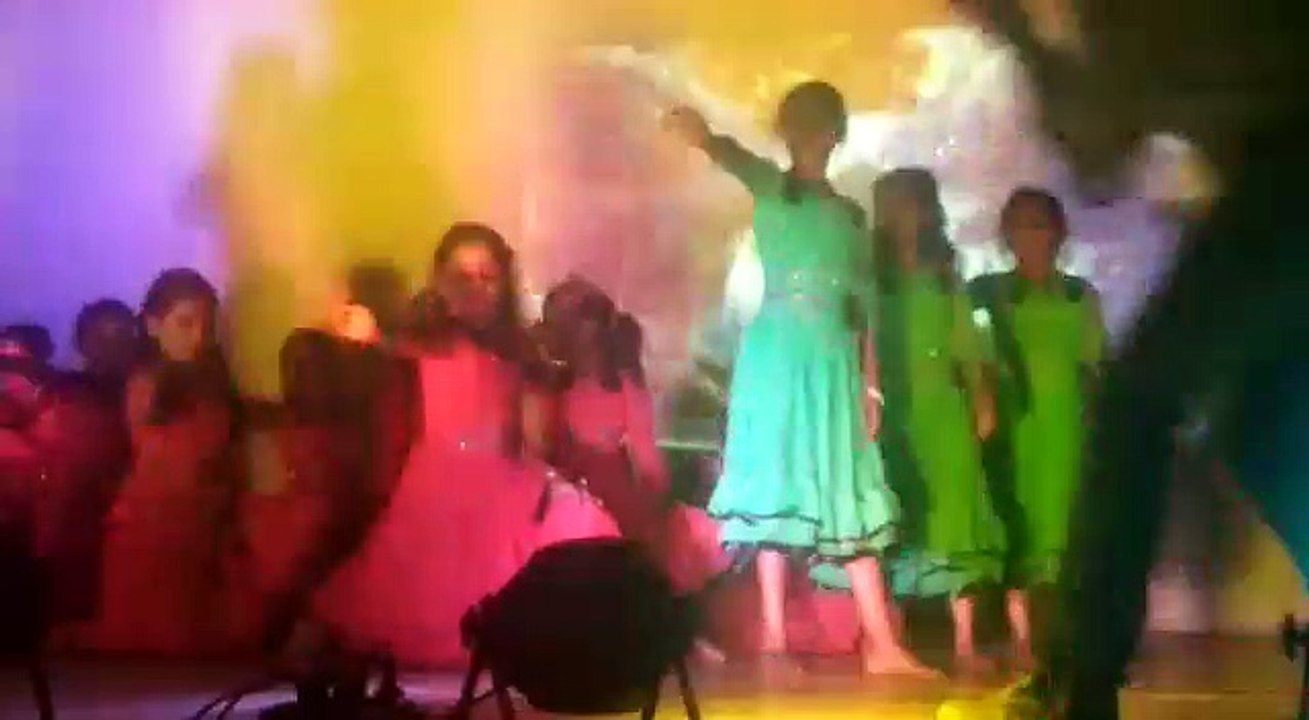 dance on Teri laadki me