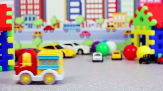 Марки автомобилей для малышей - Изучаем марки машин. Мультик про машинки на русском. Алфавит машинки