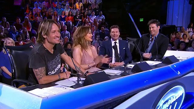 Kelly Clarkson Performs Piece by Piece - AMERICAN IDOL (FULL HD)