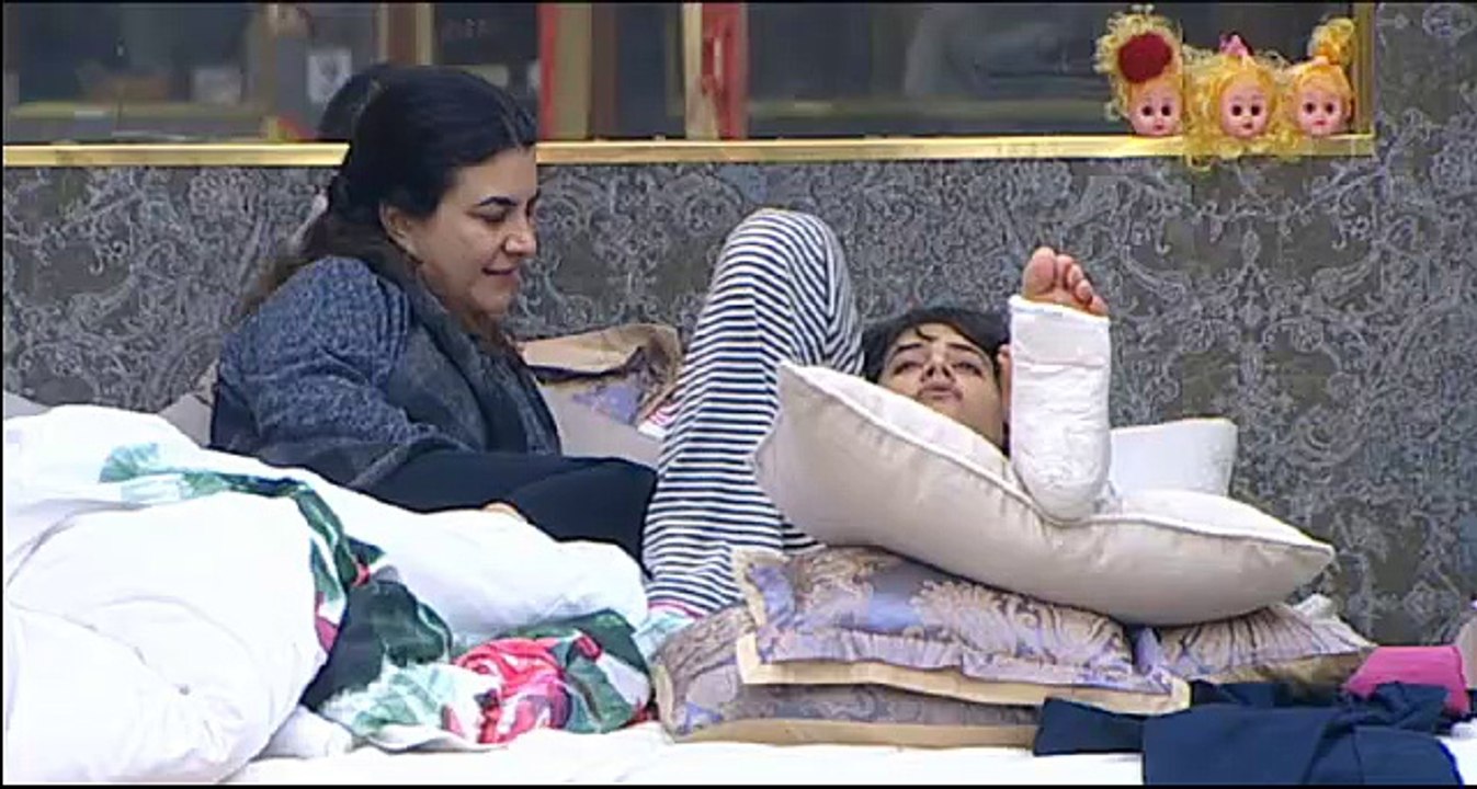 ארבל מספרת לאור איך בדיוק היא נפצעה ומה קרה אחר כך