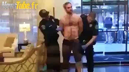 Oups !........ Qu'est-ce que monsieur ? Mon pénis !