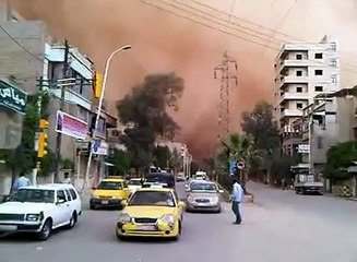 عاصفة غبارية العجاج في دير الزور سوريا