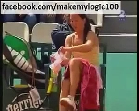 Tennis Player changes her Panties In the Court During game