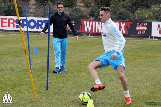 Lucas Ocampos travaille les appuis