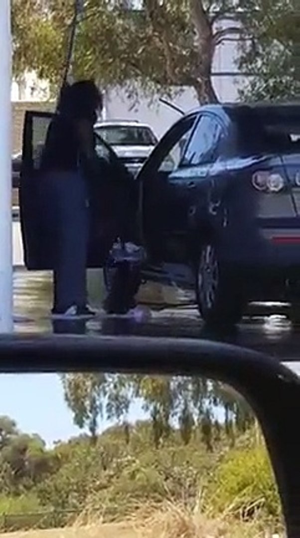 ⁣Помыла автомобиль изнутри мыльной щеткой