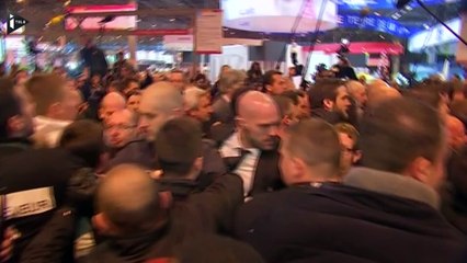 François Hollande inaugure le Salon de l'agriculture sous tension