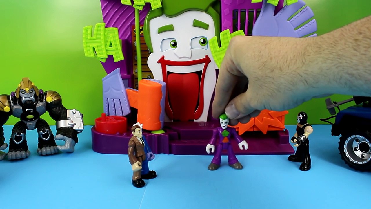 Imaginext Batman saves Robin from Joker Gorilla...