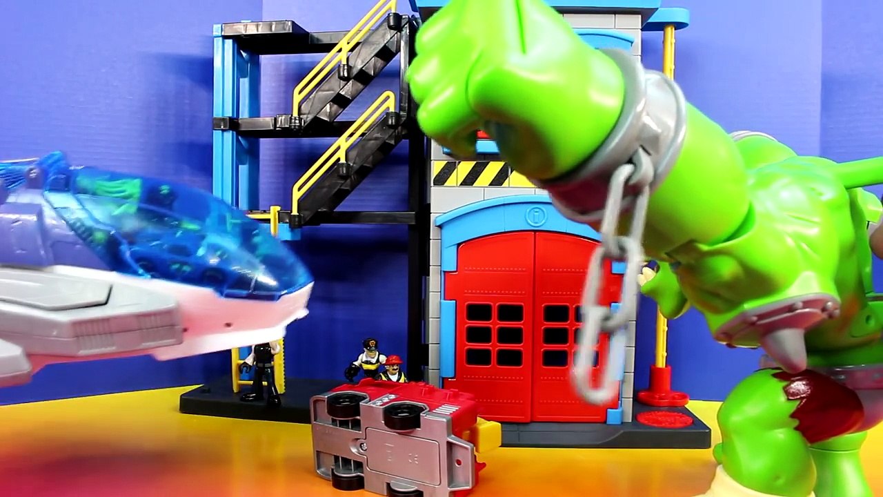 Imaginext Batman Superman Disney Pixar Cars Lightning McQueen Mater Krypto Ace Dog Save Fire Station