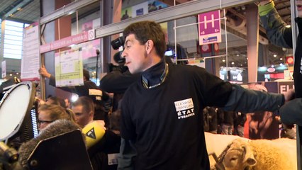 Hollande, hué et insulté au Salon de l'Agriculture