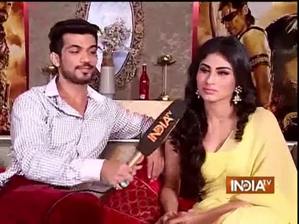 Naagin-Shivanya aka Mouni Roy got -Game of Thrones- Pendant-SBAS Seg-27th feb 16