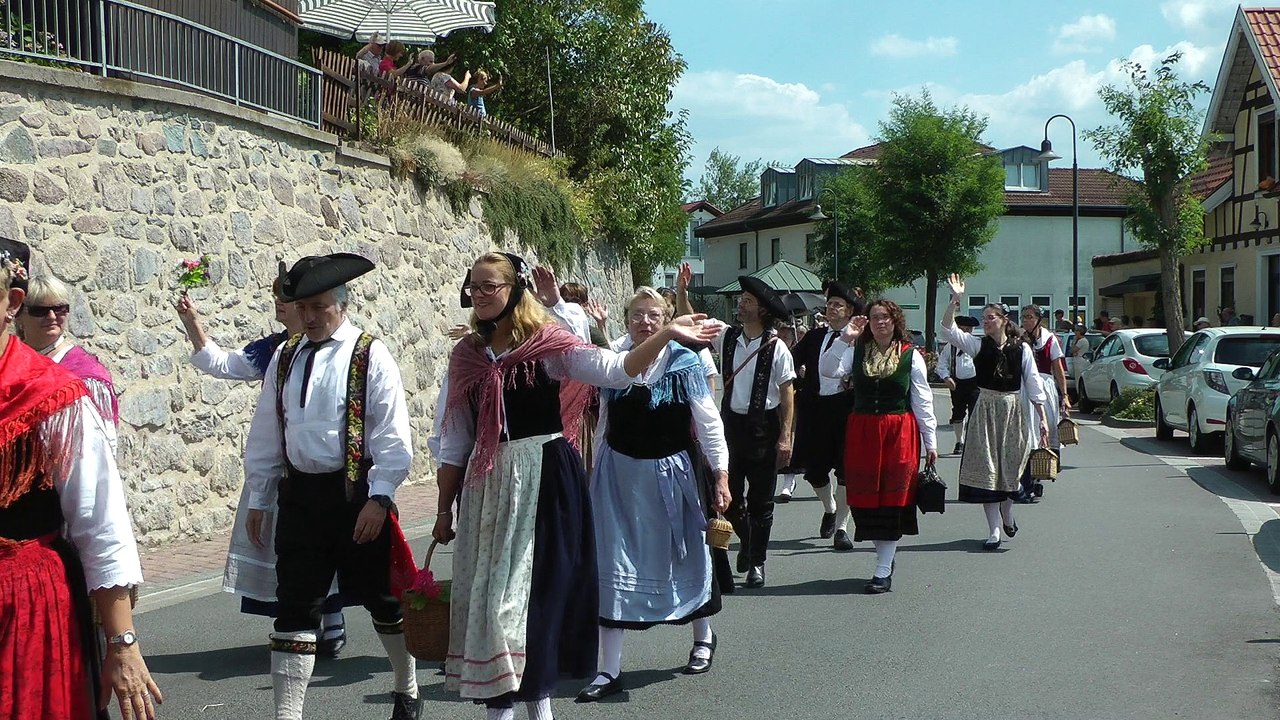 Burg- und trachtenfest lindenfels 2015 - festzug