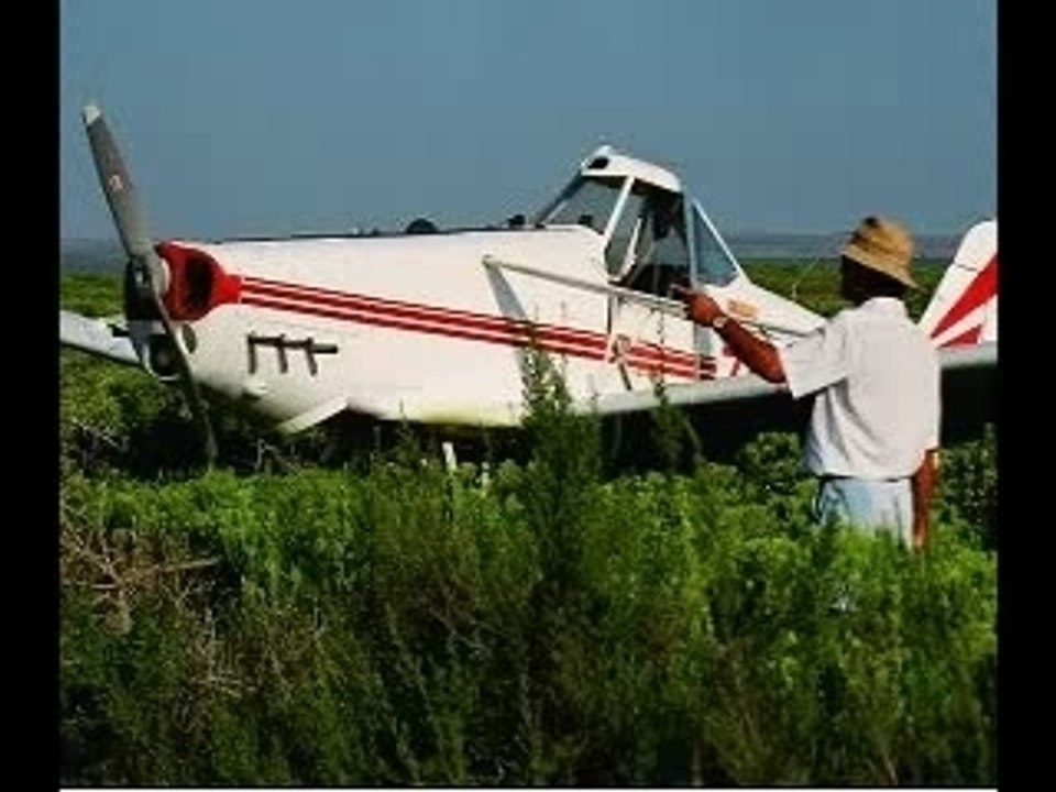 Failed Parachute Cropduster Plane Stunt