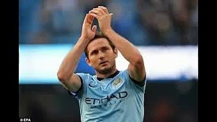 Frank Lampard claps to the Chelsea fans after City match
