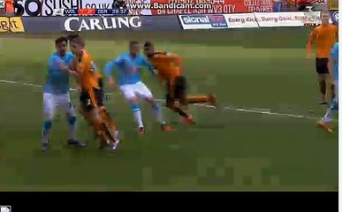 Horror faul Kepper  Carsen  . -    Wolves  1 - 1 Derby