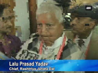 下载视频: Smriti Irani lying blatantly: Lalu Yadav on Vemula suicide