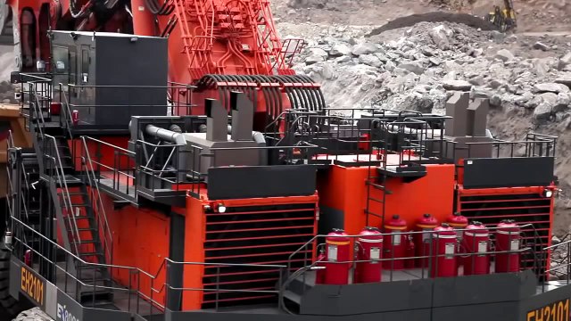 Hitachi EX8000 6 самый большой гидравлический экскаватор в мире / Biggest excavator in the