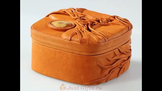 Шкатулка из кожи