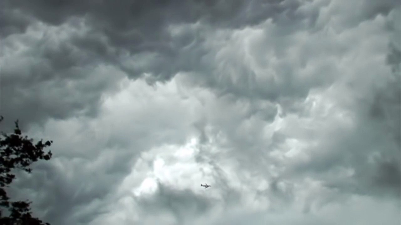 Airplane Struck By Lightning
