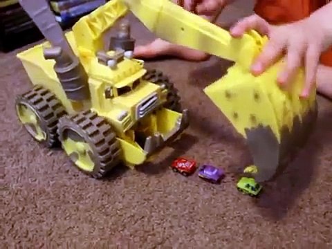 Disney Pixar Cars Screaming Banshee Eats Micro drifters Cars!!