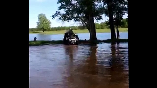 Фигурное катание на квадроцикле CF Moto X8