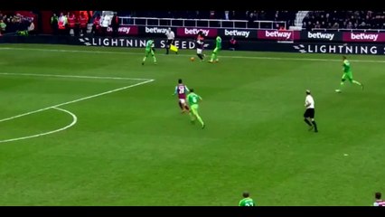 Michail Antonio célèbre un but en imitant... Homer Simpson