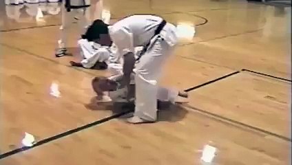 Zor Durumdaki Kızı Kurtaran Küçük Kahraman -