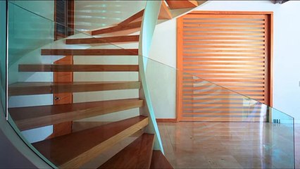 Лестница деревянная