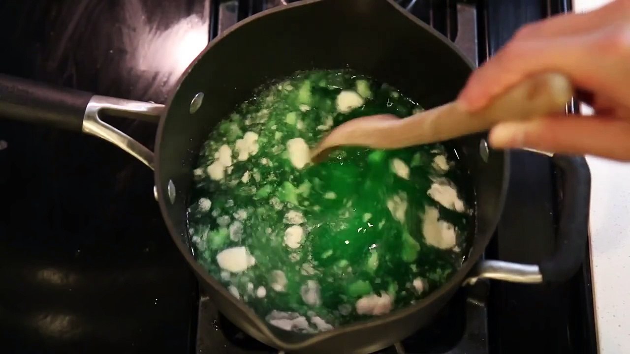 How to Make Sprite Soda Gummy Bottle Shape Fun & Easy DIY Sprite Soda Jello Dessert!