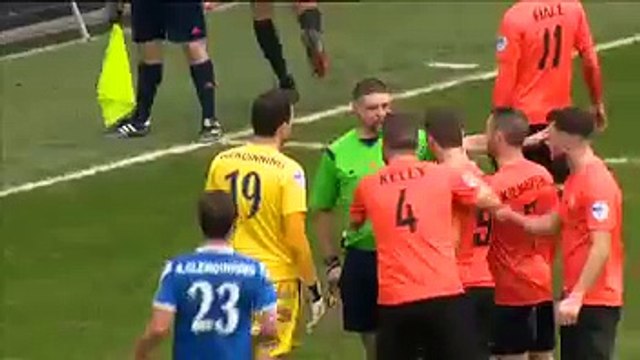 Golman dobio crveni, pa igrač odbranio penal