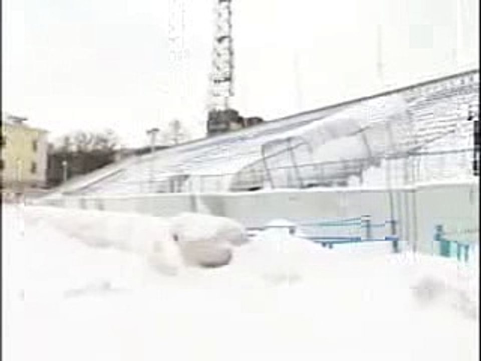 Репортёр упал