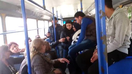 تجدونها فقط في تونس ... الركاب يربخوها في الكار الصفراء