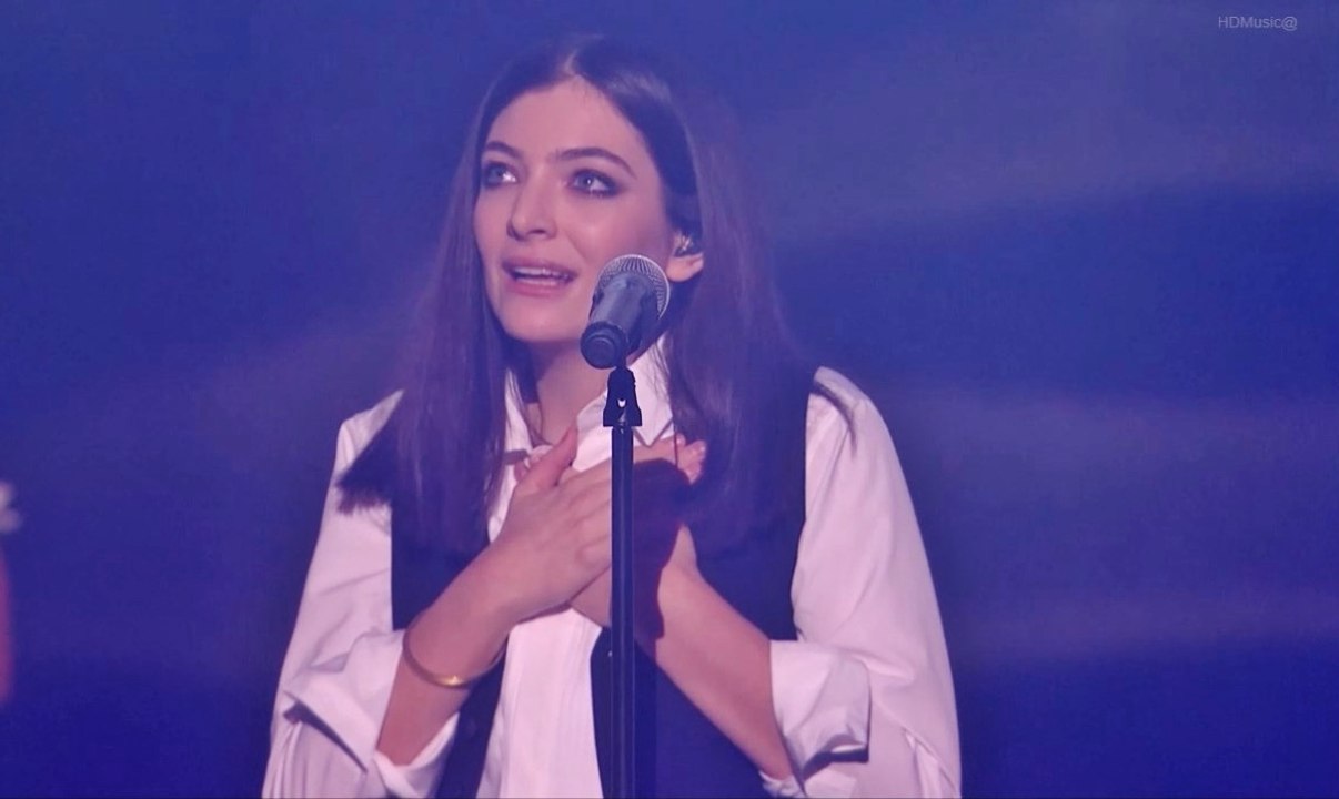 Lorde -  Life on Mars (HD) Live at Brit Awards 2016