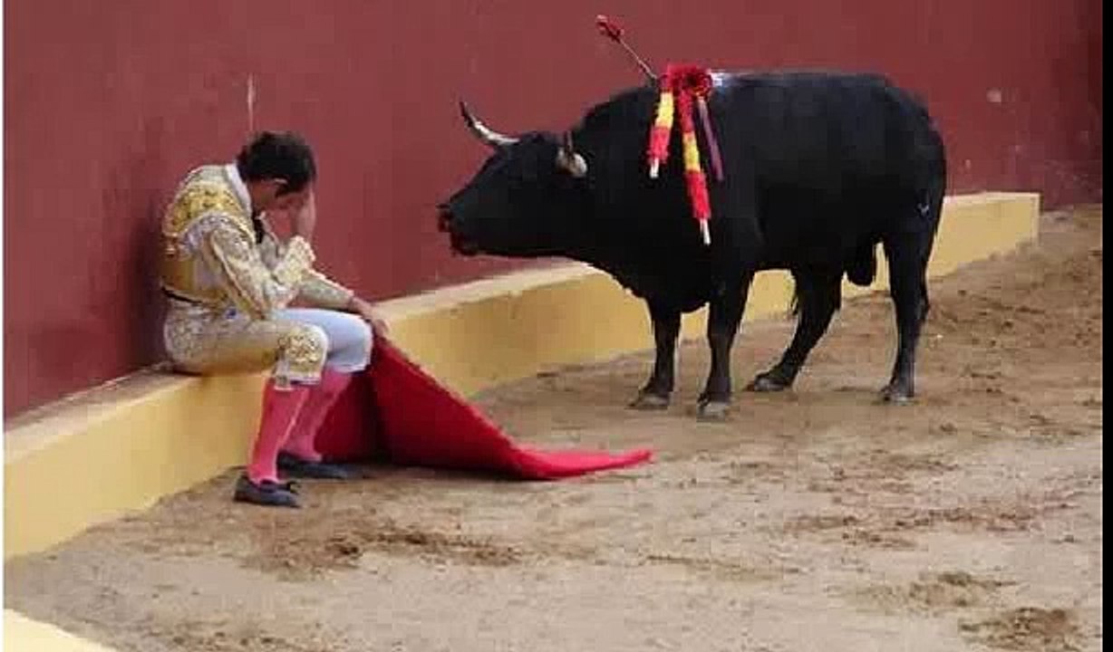 alvaro munera crying