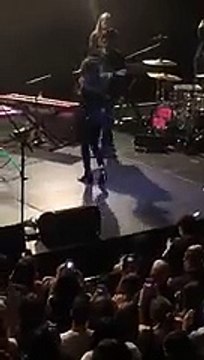 Selena Gomez performing -Nobody- @ Hillsong Young & Free Concert (1)