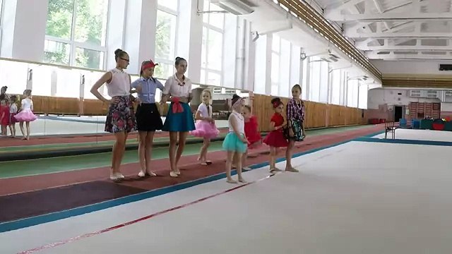 Художественная гимнастика, показательные выступления, буги вуги