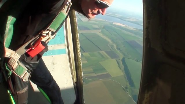 Free-fall jump- Затяжной прыжок (15 сек., 1200 м., Ан-2, Д-1-5У)