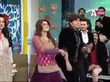 pakistani actress laila and noor hot dance on chitiyan kalayan