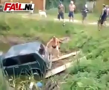 Как не нужно вытаскивать автомобиль с озера