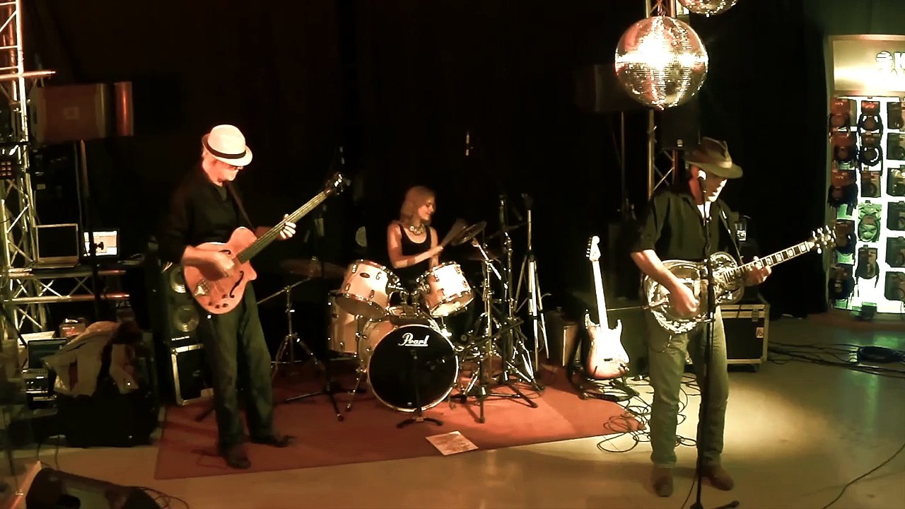 Showcase BLUES ADDICT
