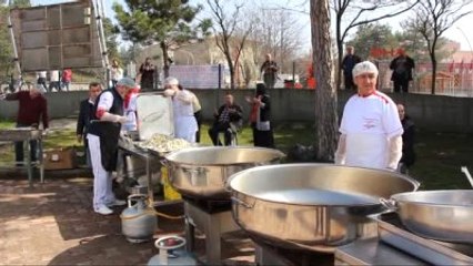 Bolu Engelliler Derneği Bir Ton Hamsi Dağıttı