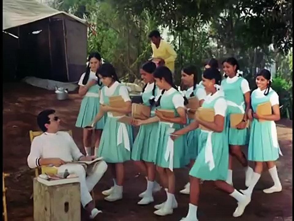 Guddi - 1971 - Full Movie In 15 Mins - Dharmendra - Jaya Bhaduri